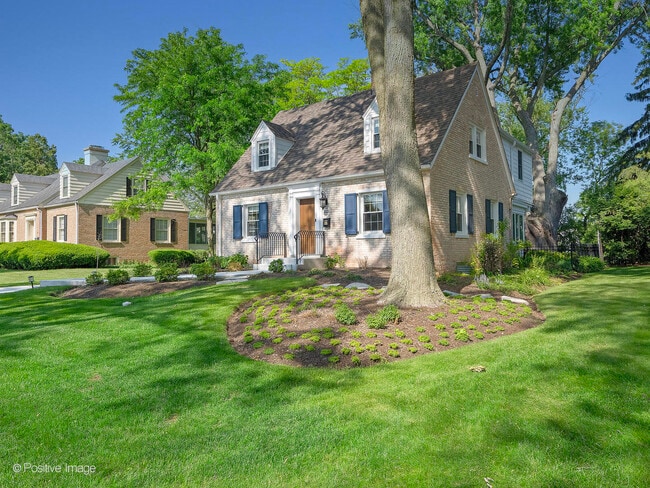 1011 N Washington St in Wheaton, IL - Building Photo - Building Photo