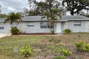 992 Union St in Dunedin, FL - Building Photo