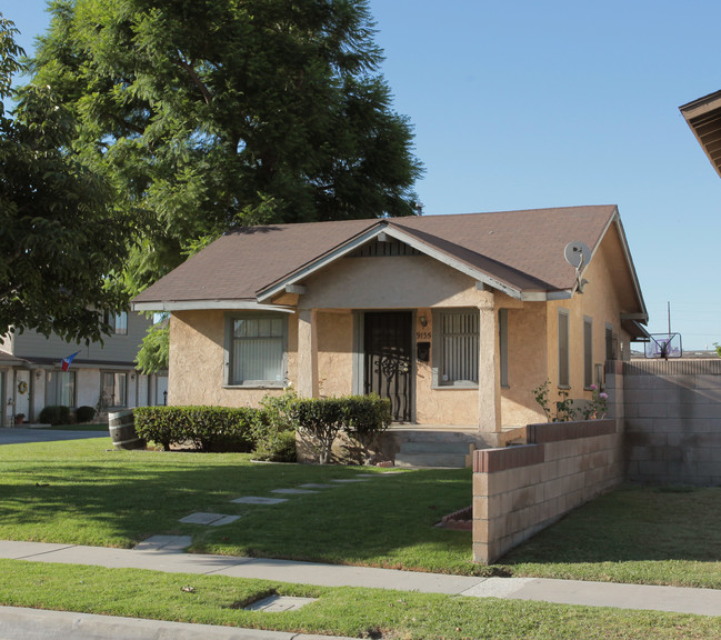 9127-9135 Park St in Bellflower, CA - Building Photo - Building Photo