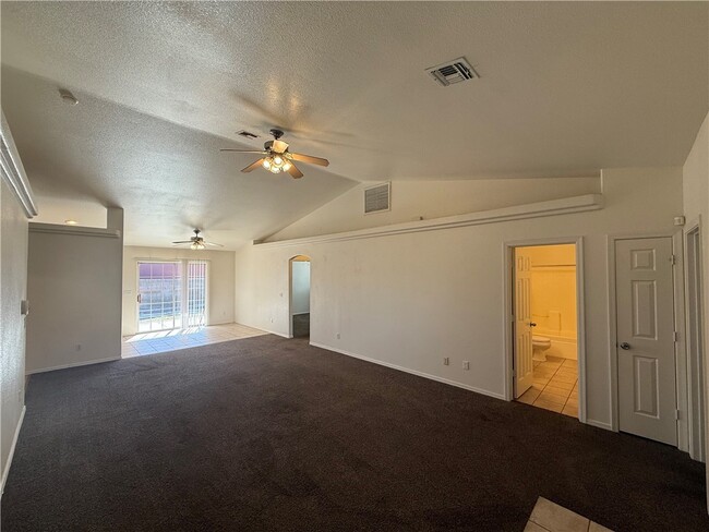 3298 E Ames Ave in Kingman, AZ - Building Photo - Building Photo