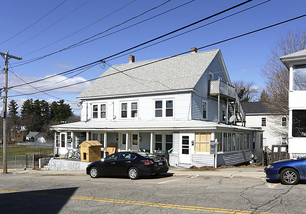 21 Roberts St in Sanford, ME - Building Photo