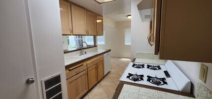 1247 Acadia Pl in Ventura, CA - Building Photo - Building Photo