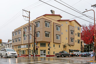 Stranda Apartments in Berkeley, CA - Foto de edificio - Primary Photo