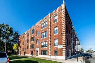 330 N Pine Ave Chicago, IL 60644 in Chicago, IL - Building Photo - Building Photo