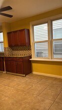 375 6th Ave W, Unit 1 in Newark, NJ - Building Photo - Building Photo
