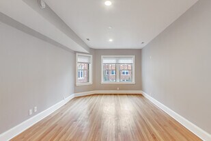 948 Pleasant St in Oak Park, IL - Building Photo