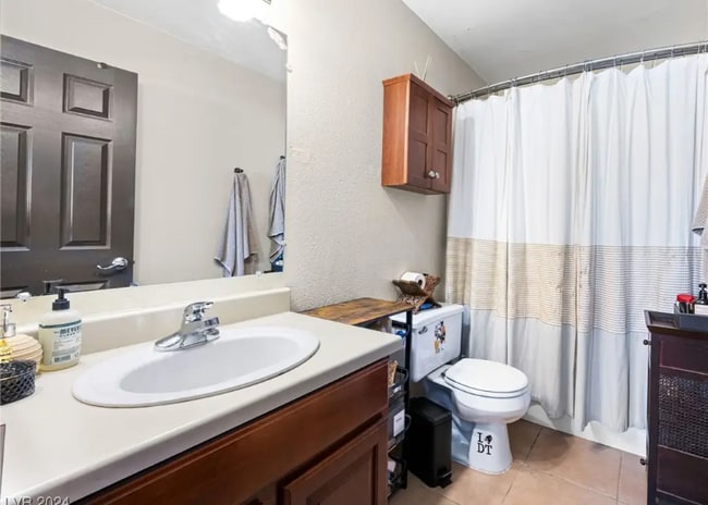 property at 692 Indian Row Ct