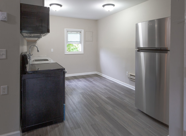 Lake Street Apartments in Jamesburg, NJ - Building Photo - Interior Photo