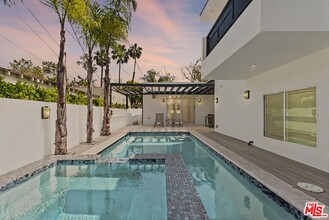 355 S Sycamore Ave in Los Angeles, CA - Building Photo - Building Photo