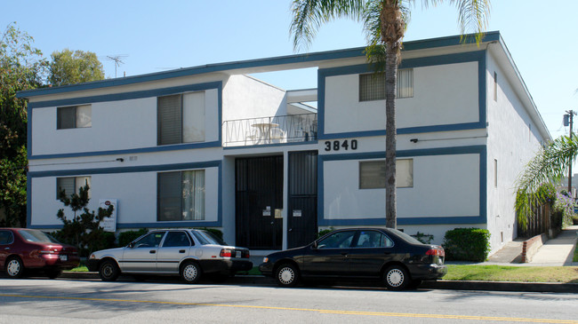 Apartment available in Great Culver City L... in Culver City, CA - Foto de edificio - Building Photo