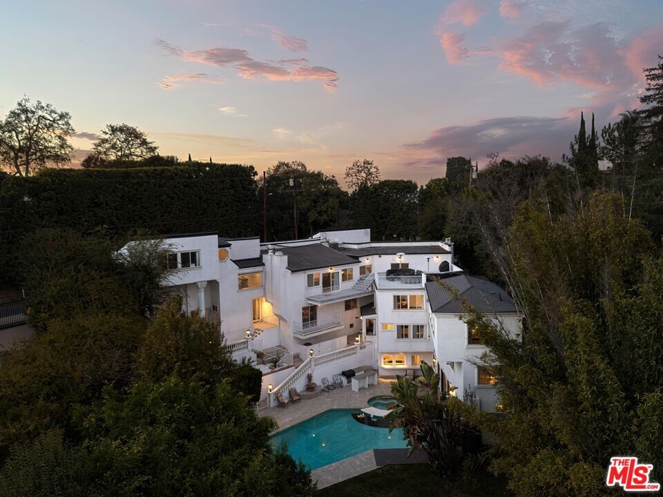 3511 Berry Dr in Los Angeles, CA - Building Photo