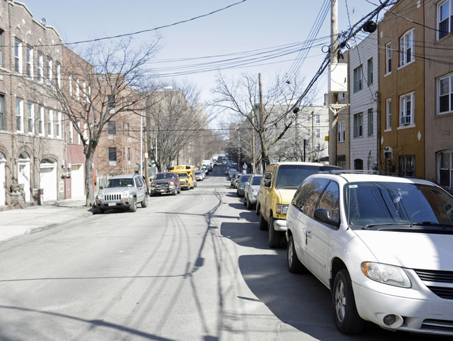 1109 Findlay Ave in Bronx, NY - Foto de edificio - Building Photo