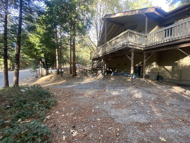 25370 Wrightwood Dr in Idyllwild, CA - Building Photo - Building Photo