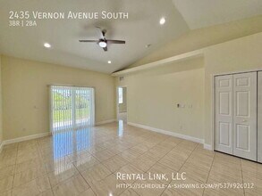 2435 Vernon Ave S in Lehigh Acres, FL - Building Photo - Building Photo