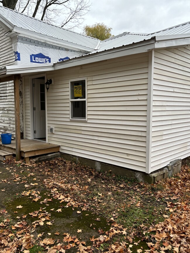 7134 Ridge Rd, Unit Apt 1 in Sodus, NY - Building Photo - Building Photo