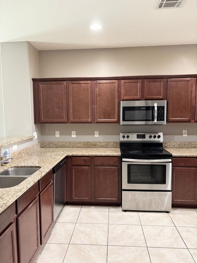 7242 N 77th Dr in Glendale, AZ - Building Photo - Building Photo