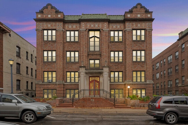 1820 1st Ave S, Unit 207 in Minneapolis, MN - Building Photo - Building Photo