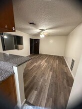 404 Stephens Dr, Unit B in Bakersfield, CA - Foto de edificio - Building Photo