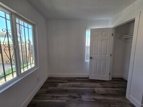 320 N 10th St in Las Vegas, NV - Building Photo - Building Photo