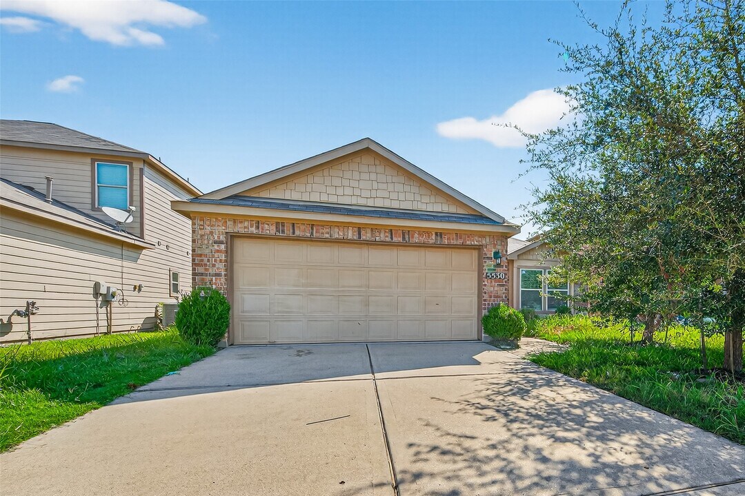 5530 Casa Calvet Dr in Katy, TX - Foto de edificio