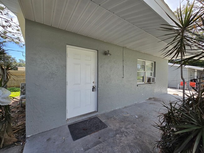 5427 16th St E in Bradenton, FL - Building Photo - Building Photo