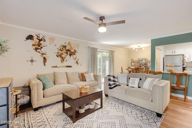 211 Versailles Blvd in Lafayette, LA - Building Photo - Building Photo