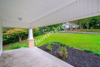 911 W Pine St in Rossville, GA - Building Photo - Building Photo