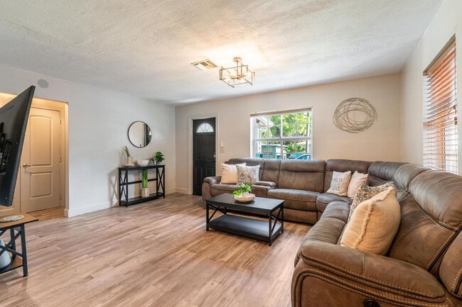 property at 1315 SW 30th St