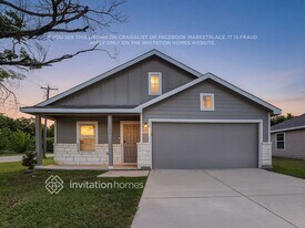 1304 Haymarket Rd in Dallas, TX - Building Photo