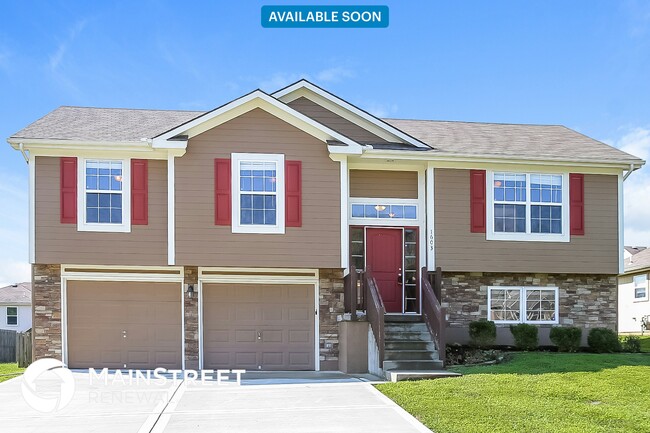 property at 1603 NW Hilltop Ln