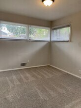 6020 N E Pk Vw Dr in Wichita, KS - Building Photo - Building Photo