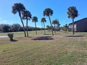 927 Capri Isles Blvd, Unit 12 in Venice, FL - Building Photo - Building Photo