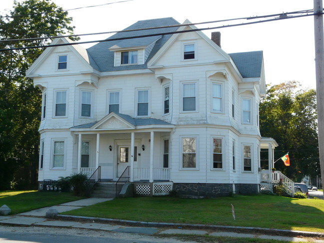 810-812 Washington St in Whitman, MA - Building Photo - Building Photo