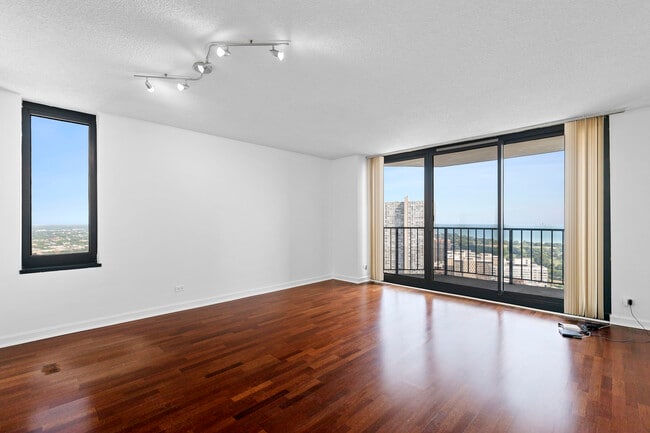 3660 N Lake Shore Dr in Chicago, IL - Foto de edificio - Building Photo