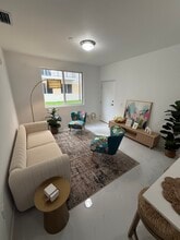 891 SW 72nd Ave, Unit B32 in Miami, FL - Building Photo - Building Photo