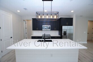 6997 Red Timber Rd in Jacksonville, FL - Foto de edificio - Building Photo