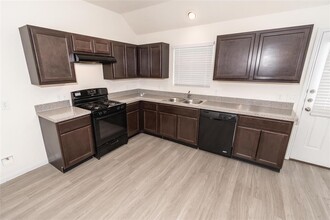 5442 Plantation Forest Dr in Katy, TX - Foto de edificio - Building Photo