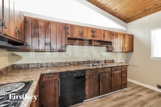 5125 Warfield Dr in Memphis, TN - Foto de edificio - Building Photo