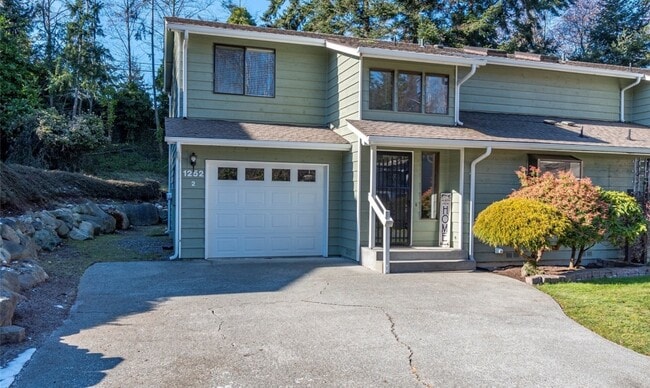 property at 1252 NW Lanyard Loop