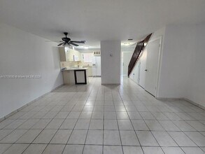 8171 NW 8th St in Miami, FL - Building Photo - Building Photo