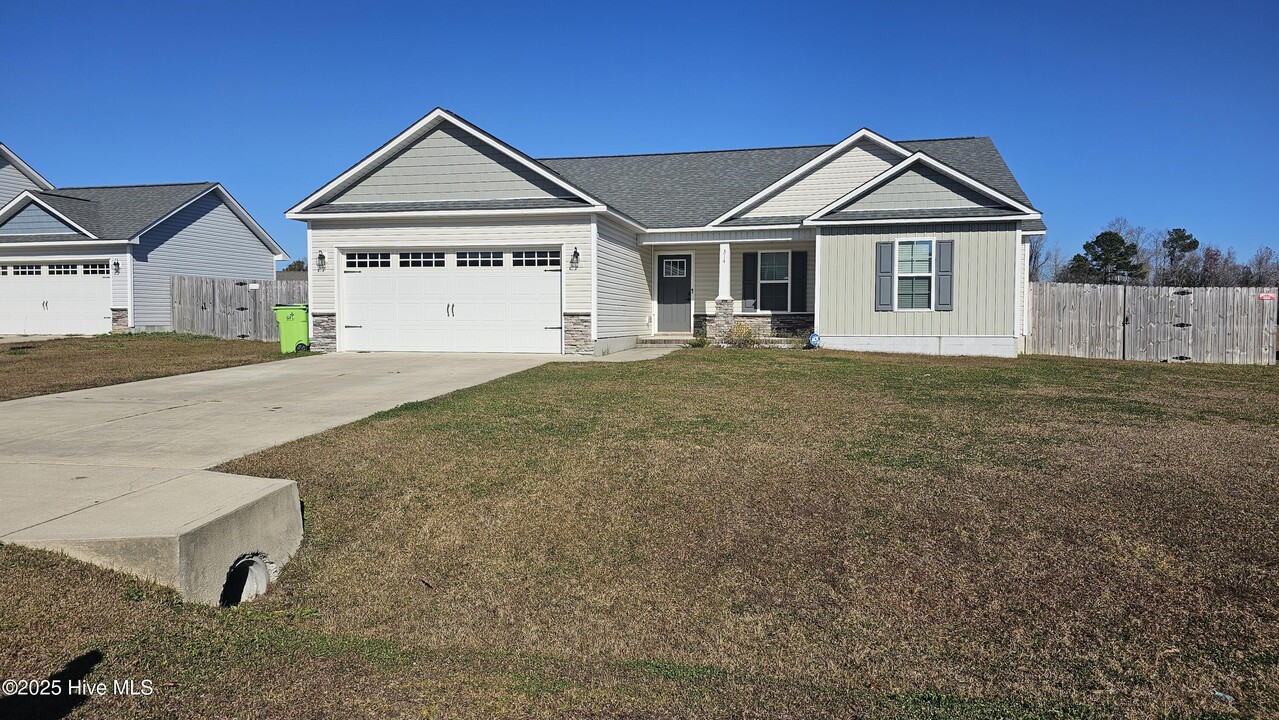 314 Bubbling Brook Ln in Jacksonville, NC - Building Photo