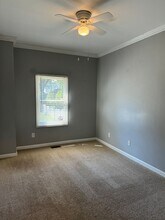 403 A W Faris Rd in Greenville, SC - Foto de edificio - Building Photo