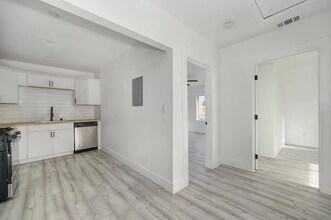 1419 30th St, Unit C in Sacramento, CA - Building Photo - Building Photo