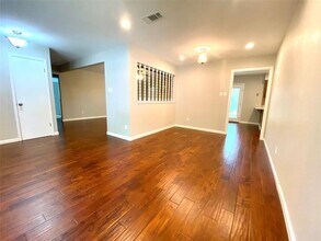 10801 Hard Rock Rd in Austin, TX - Building Photo - Building Photo