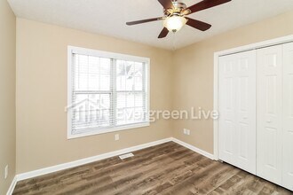 2385 Lake Royale Dr in Riverdale, GA - Building Photo - Building Photo