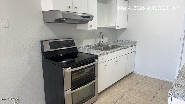 2026 W Cactus Rd in Phoenix, AZ - Building Photo - Building Photo