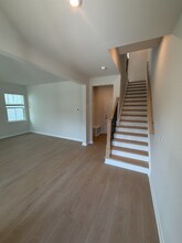 1044 Zelkova Ln in Chapel Hill, NC - Building Photo - Building Photo