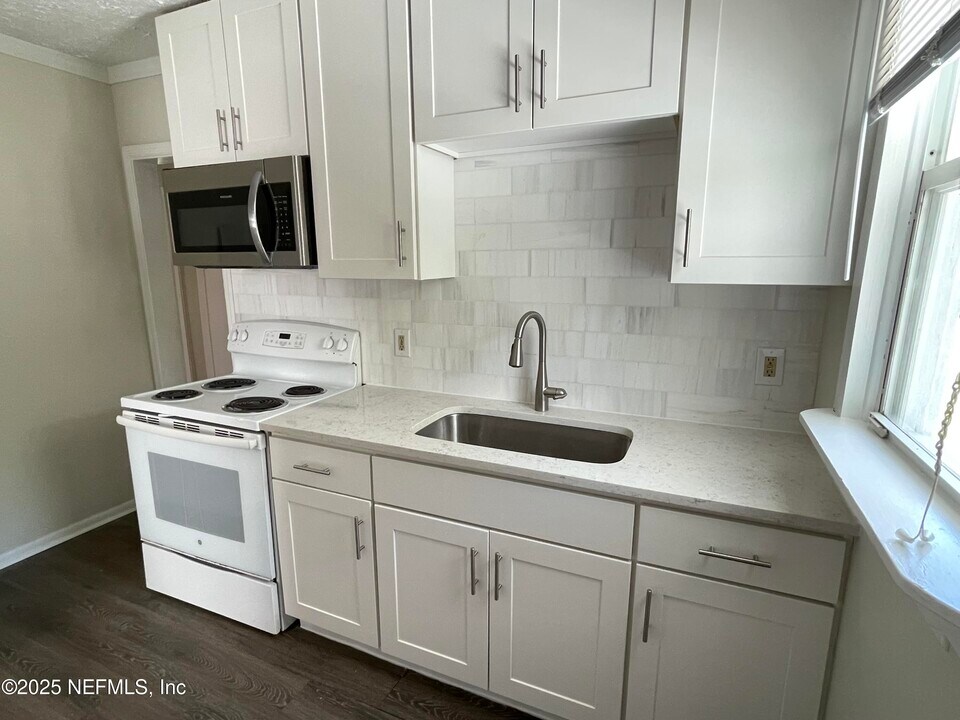 3159 Gilmore St in Jacksonville, FL - Building Photo