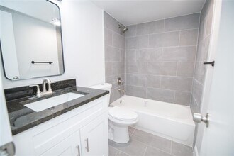 8704 NW 35th St, Unit 104 in Coral Springs, FL - Building Photo - Building Photo