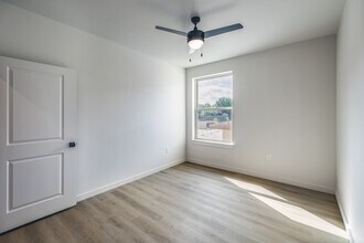 Fort Worth Meadows Apartments in Fort Worth, TX - Building Photo - Interior Photo